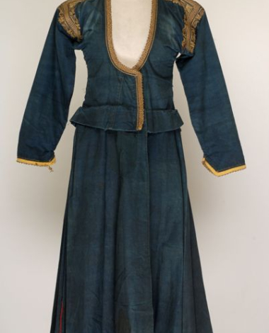 Kaplamas, a kind of dress made of dark glazed cotton fabric