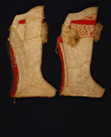 Touzloukia, pair of leggings from the formal costume of King Othon, Right side
