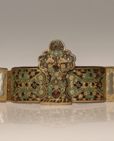 Zounari me tin korona, jointed belt with a shapely gilt buckle