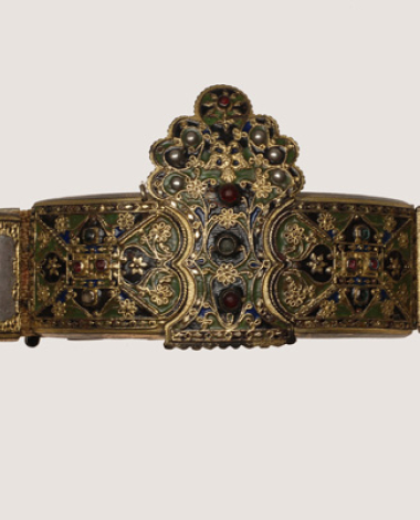 Zounari me tin korona, jointed belt with a gold-plated cast buckle