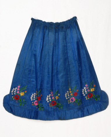 Satin apron in bright blue colour, embroidered with multicoloured silk threads 