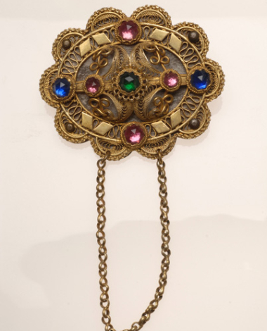 Tzakos filigree pin decorated with colourful glasss stones 