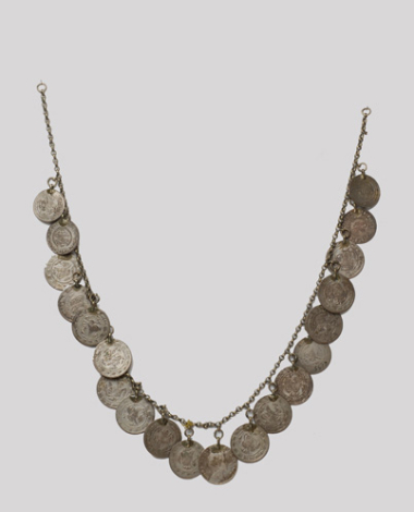 Plastron with coins, chained pectoral ornament