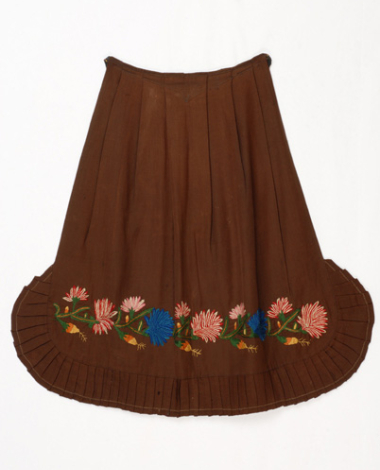 Woollen brown apron embroidered with multicoloured silk threads