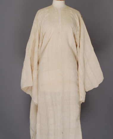 Cotton-and-silk chemise of unmarried woman
