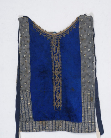 Velvet plastron with gold embroidered decoration