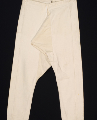 Σουρέλο, στενό παντελόνι από λευκό υφαντό