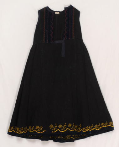 Foustani (dress) made of black skouti