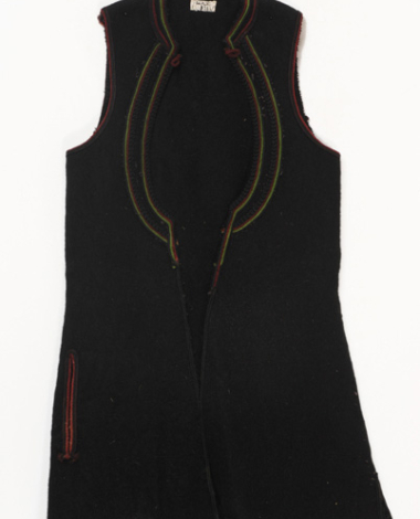 Woollen sigouna, sleeveless overcoat made of saddle blanket decorated with dark-coloured woollen cordons